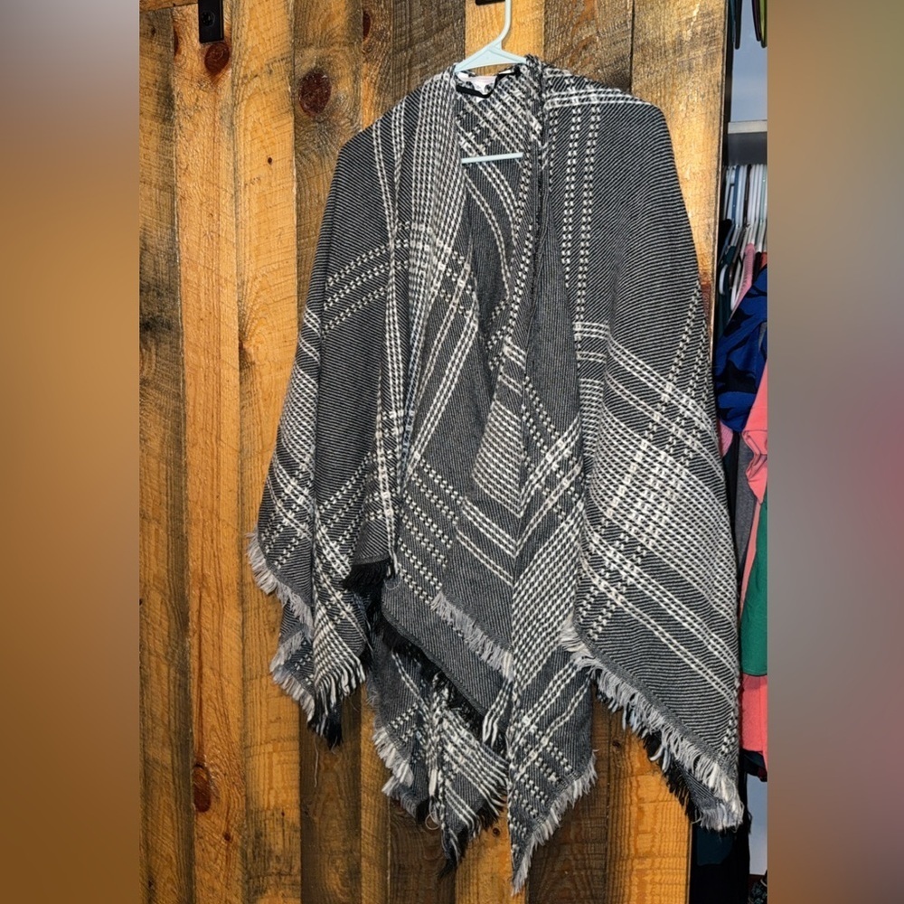 Lauren Conrad Shawl